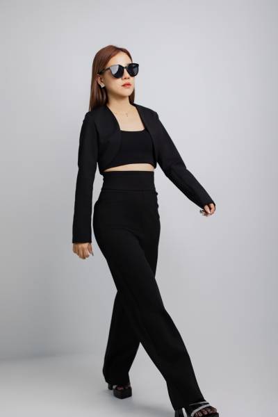 Chic Cropped Bolero Jacket & Trousers (Black)