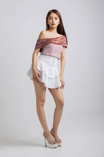 Pearl-Embellished Off-Shoulder Blouse & Tiered Ruffle Skirt (Brown)