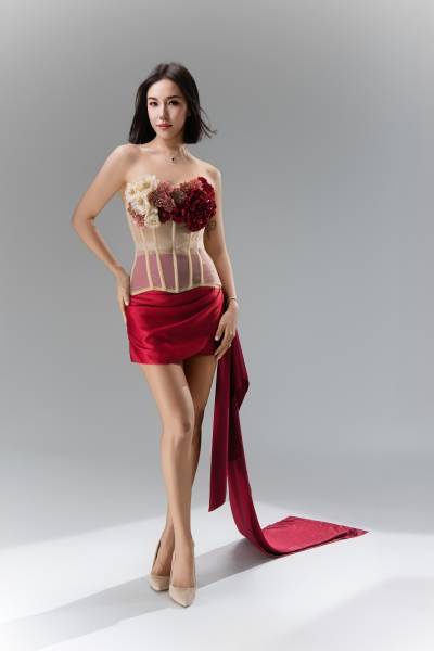 The Muse of Petals