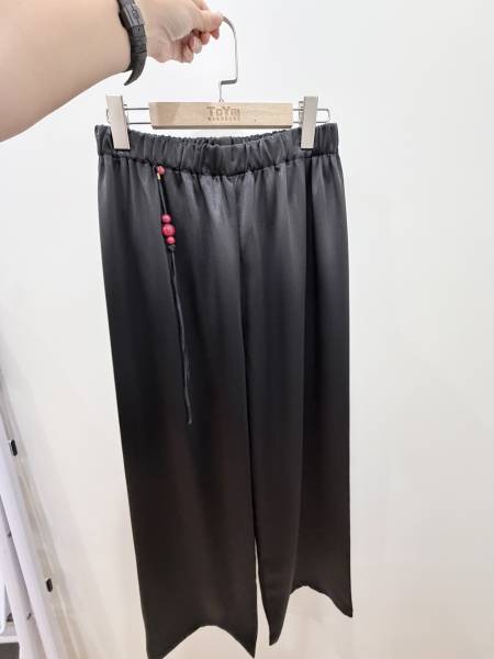 Loose Black Plain Bottom(S)