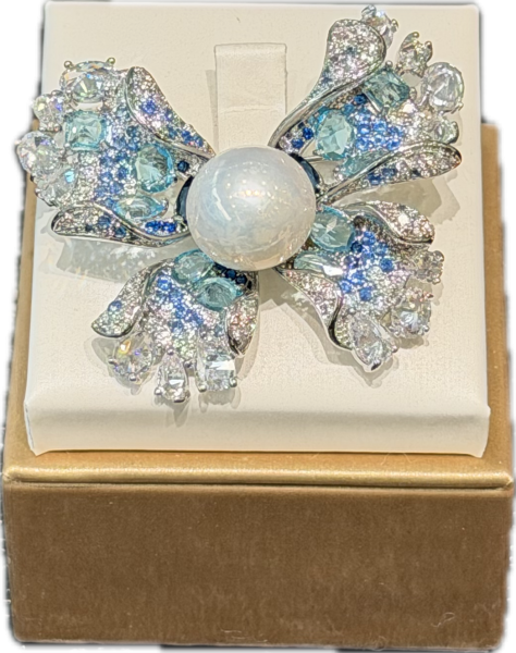 Royal Pearl Brooch (S)