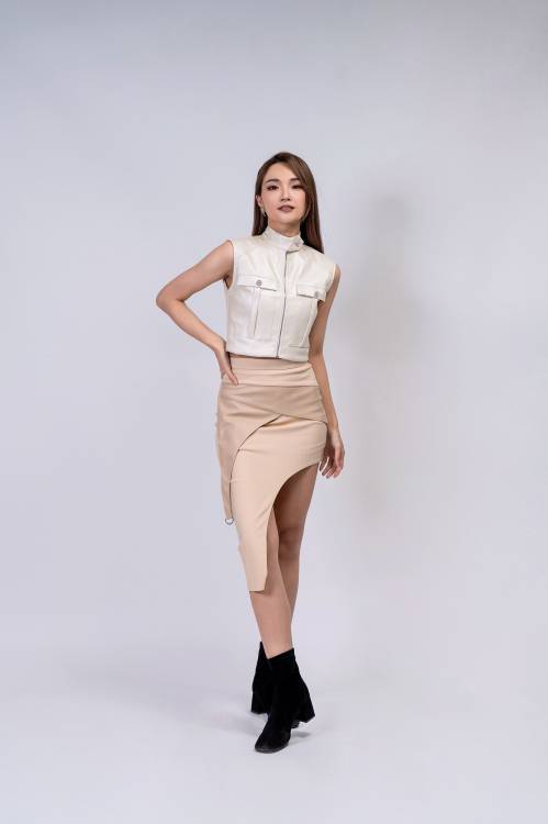 Sleeveless Zip Vest With Leather Shorts